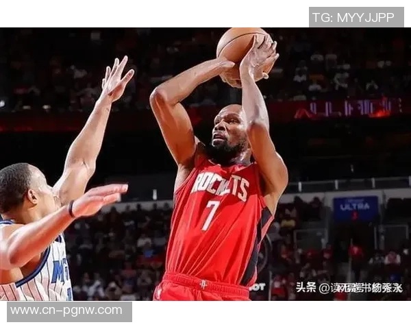 杜兰特谈团队合作的重要性传球能减轻队友压力提升整体表现 杜兰特谈团队合作的重要性传球能减轻队友压力提升整体表现