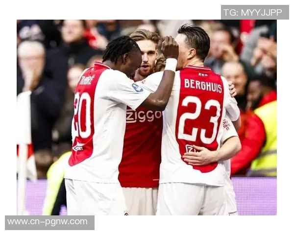 阿贾克斯在荷兰杯中以7-2狂胜马斯路易斯莫吉奥梅开二度展现锋芒